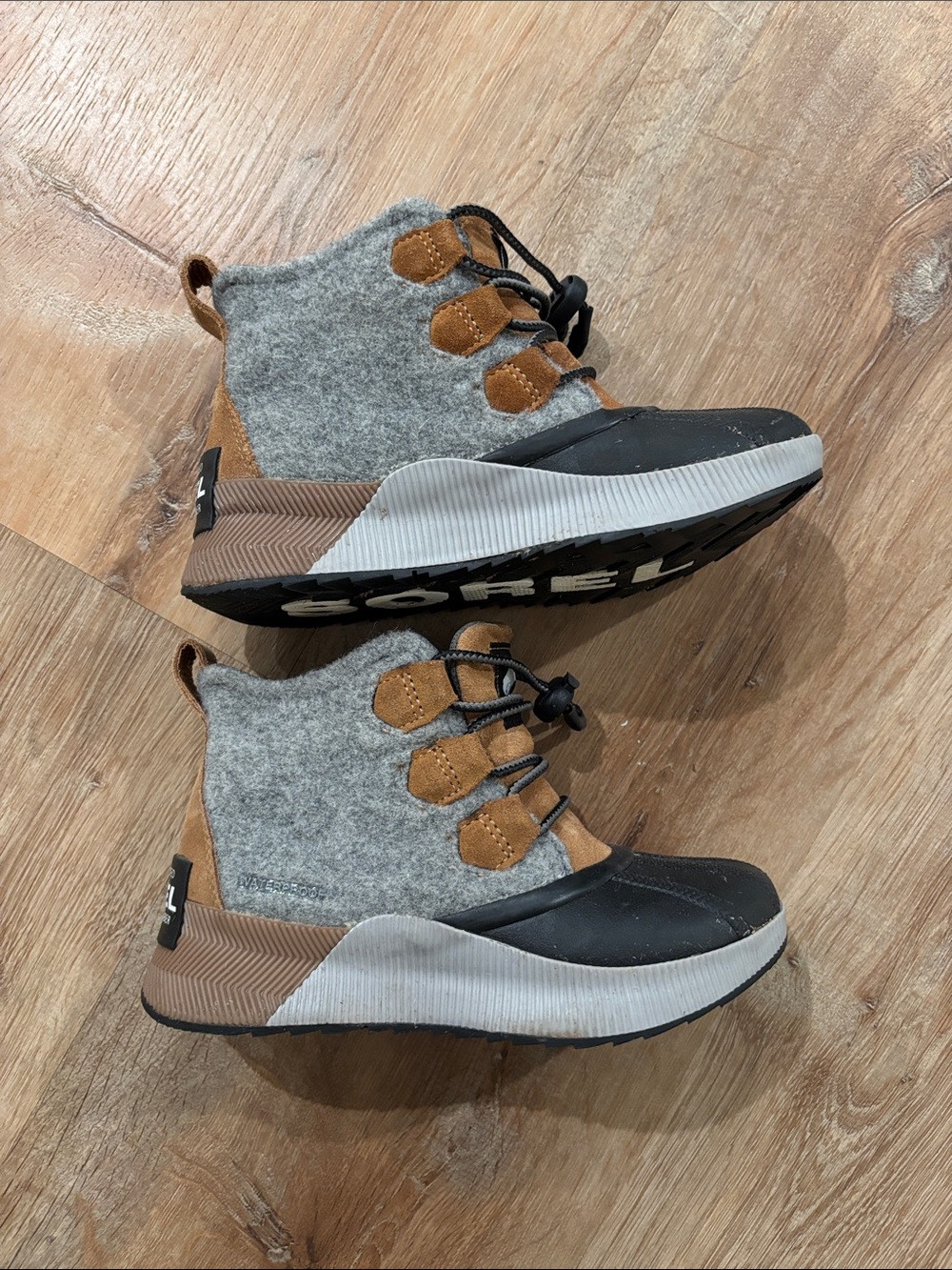 Sorel boys boots - size 2